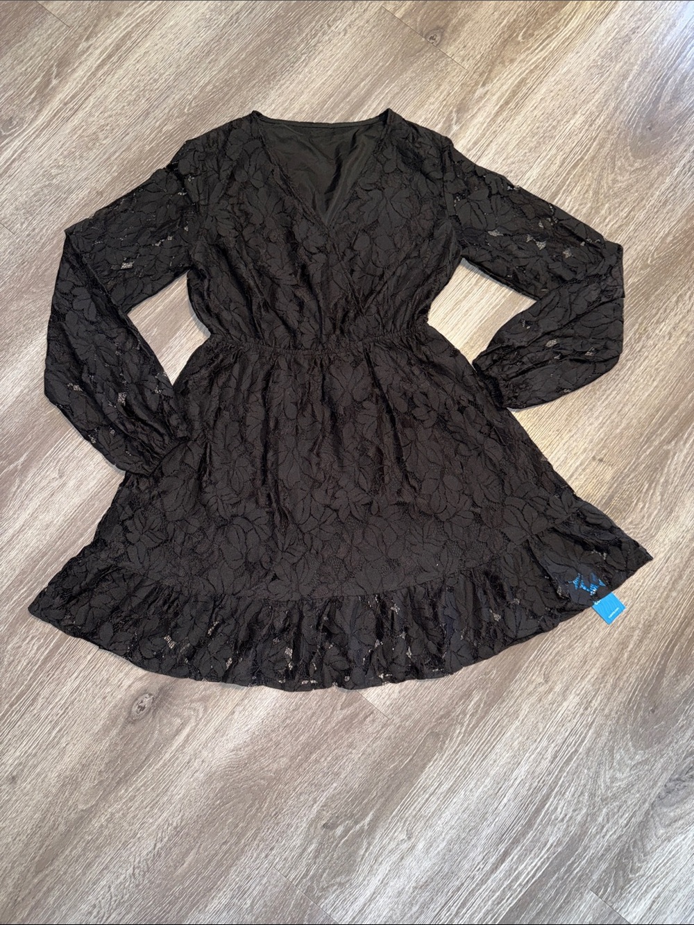 Cupshe Black Lace V-Neck Long-Sleeve dress